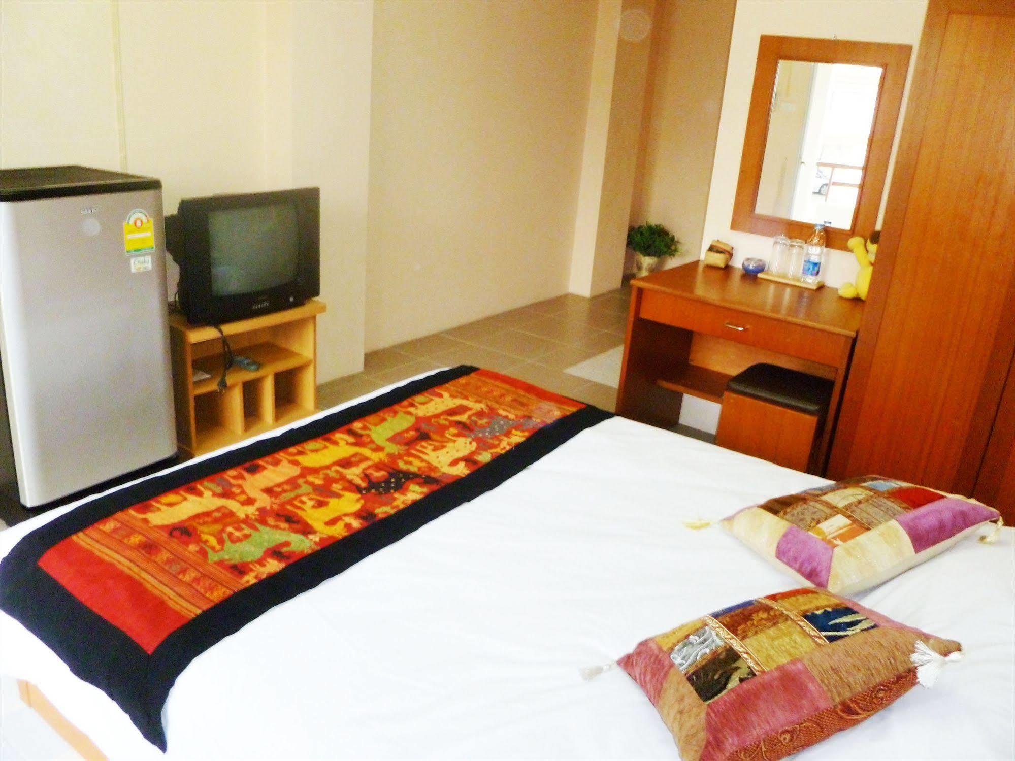 Thanapa Place Bangkok Extérieur photo