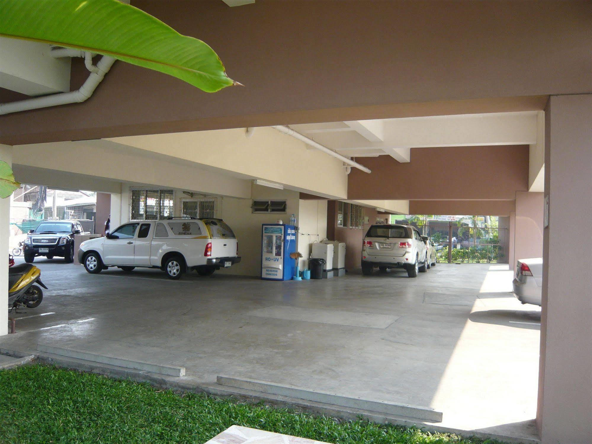 Thanapa Place Bangkok Extérieur photo