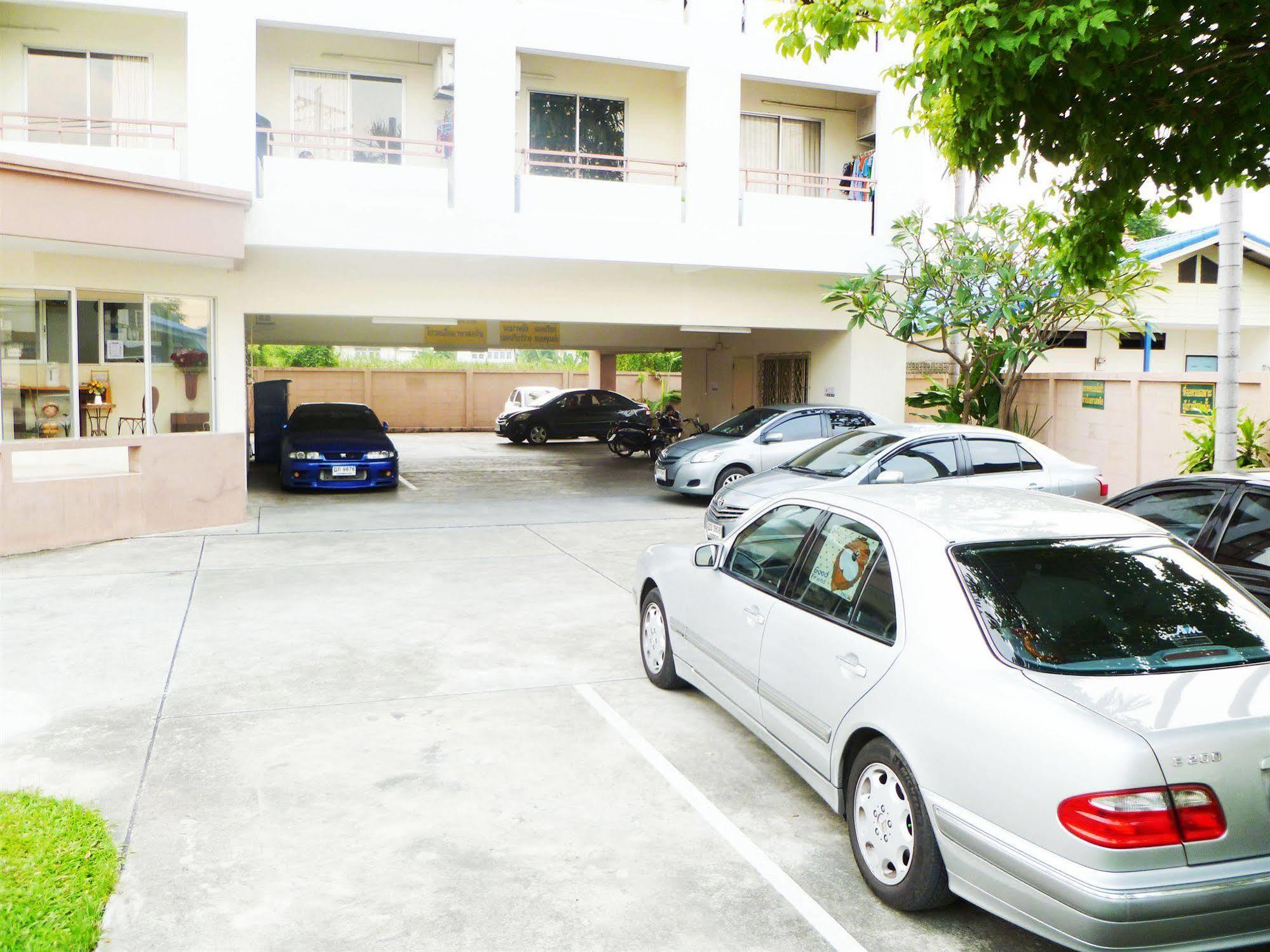 Thanapa Place Bangkok Extérieur photo